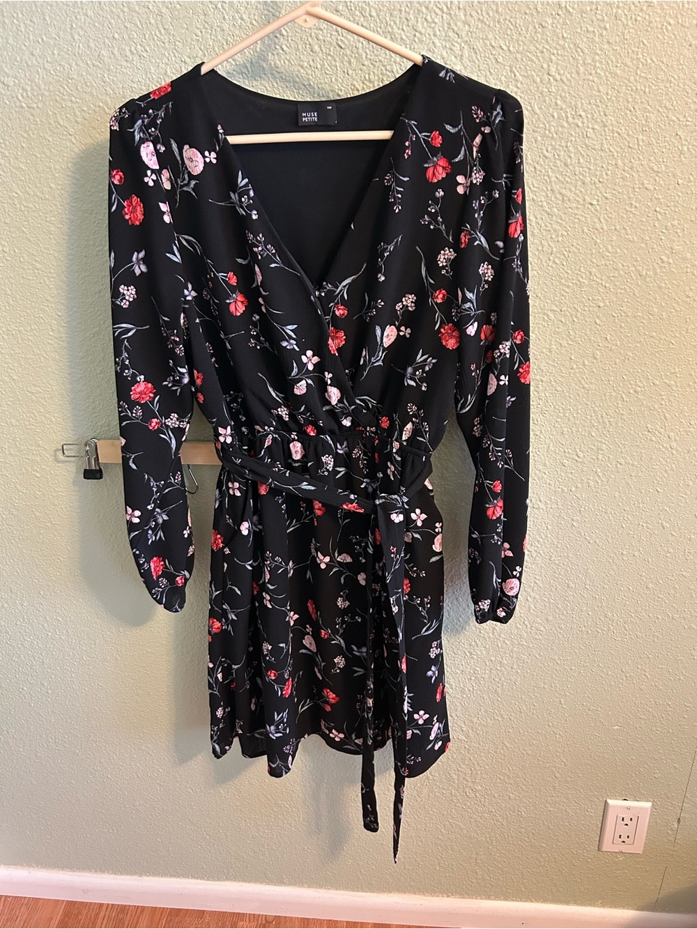 Muse Black Pink Red Floral Long Sleeve Dress Medium Petite